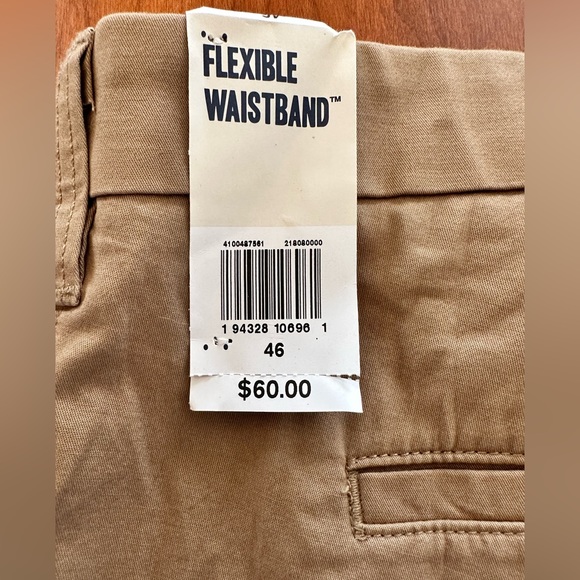 Dockers Khaki Shorts - Picture 5 of 10